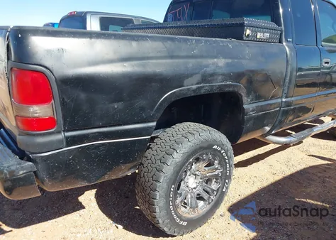 2001 Dodge Ram 1500 St z USA, uszkodzony, nr VIN 3B7HF13Z11G741479